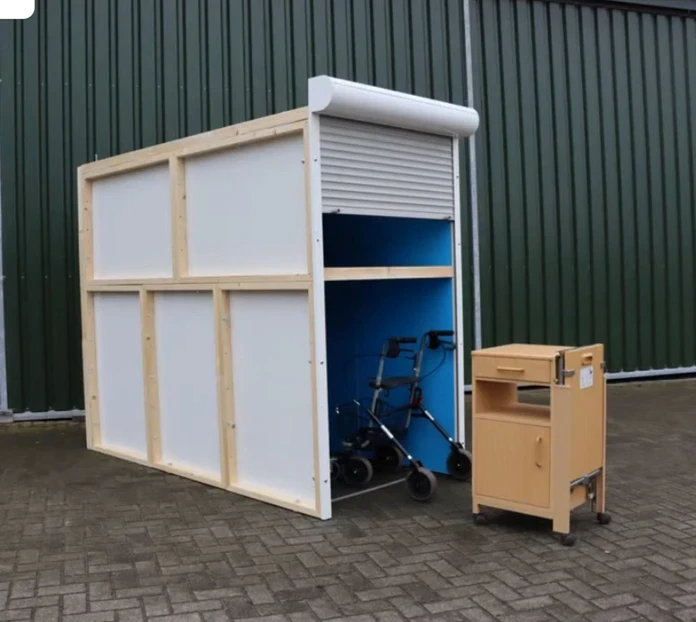 vernebelungskabine zur desinfektion mit einem fogger blue 4000 mit dem desinfektionsmittel virosan smartvirosan smart